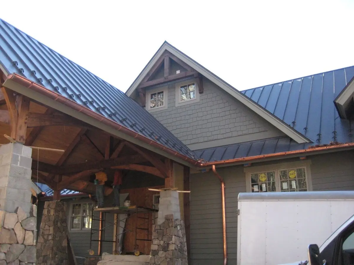 Craftsman Roofing team delivering quality roofing work in Mountaingate